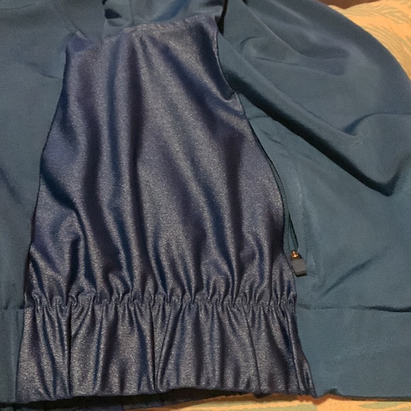 Excellent Condition Pre-Owned Jacket - Picture 13 of 13